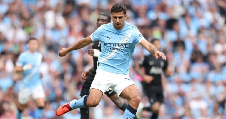 Одлични вести за Манчестер сити: Златната топка од 2024 година се враќа во игра!