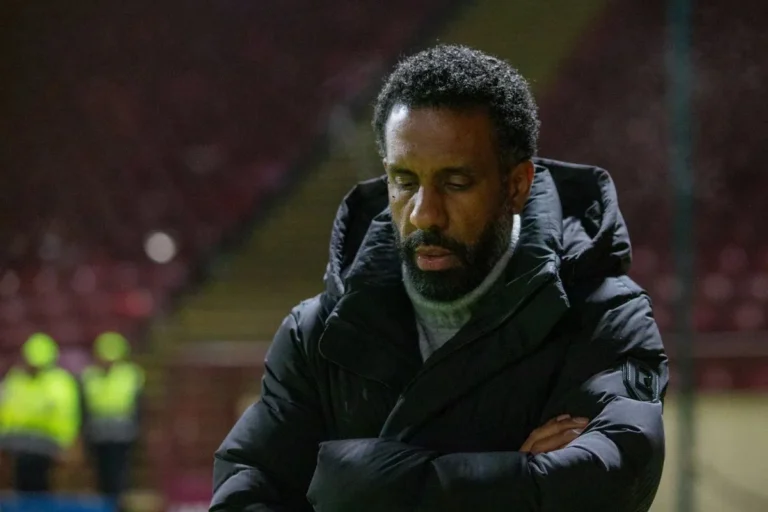 Шкотскиот великан ќе го добие и четвртиот тренер оваа сезона