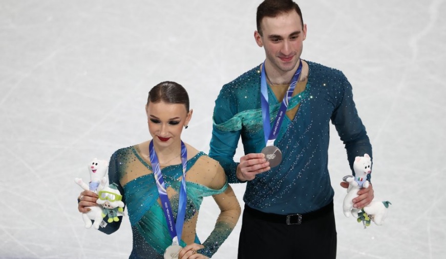 Најголемата сензација на ЗОИ 2026 се случи во уметничко лизгање