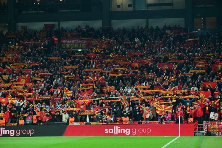 ФФМ се заблагодари на навивачите, но тие „распалија“ поради еден потег на играчите (Видео)