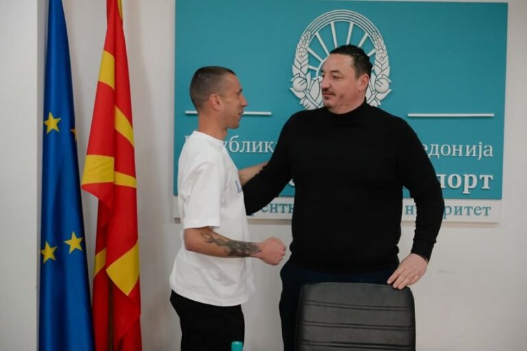 Министерот Ристовски со честитки за успехот на Дарио Ивановски во Белград