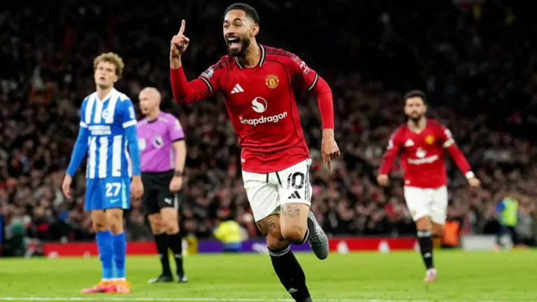 Челзи трипати во „пречка“, Јунајтед победи од единствениот шут (Видео)