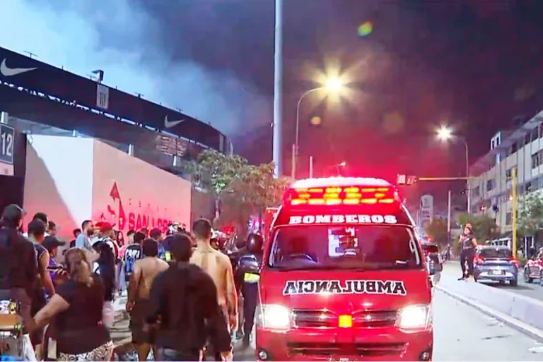 Трагедија во Перу: Еден загинат и околу 50 повредени во хаосот пред големото дерби (Видео)